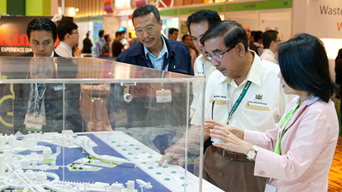 The Hitachi Smart City diorama was one of the main attractions at the Hitachi booth